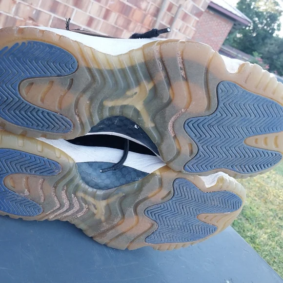Air Jordan 11 - Picture 6 of 6